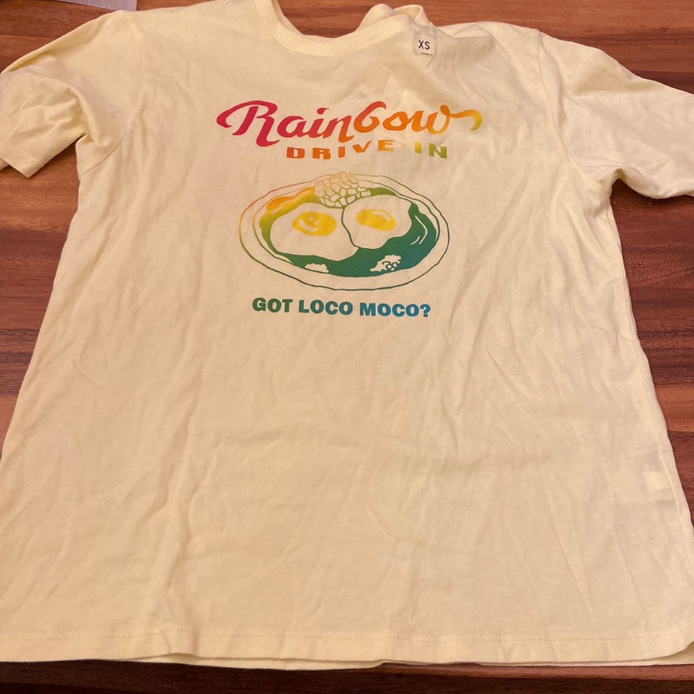 BNWT Uniqlo Rainbow Drive In Tee
